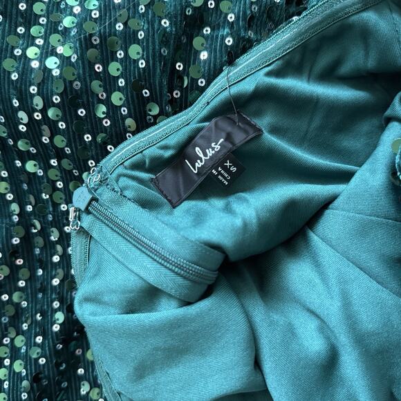 Lulus NWT $79 Sequin Maxi Dress Emerald Green Velvet Strapless Slit Womens XS - Picture 6 of 6